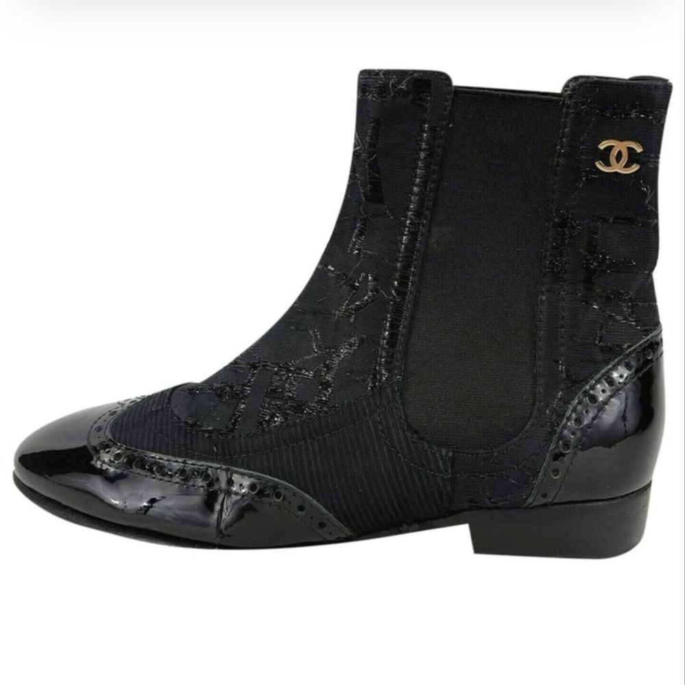 Authentic Chanel Tweed Booties. Short boots Black.    Size 37.5.